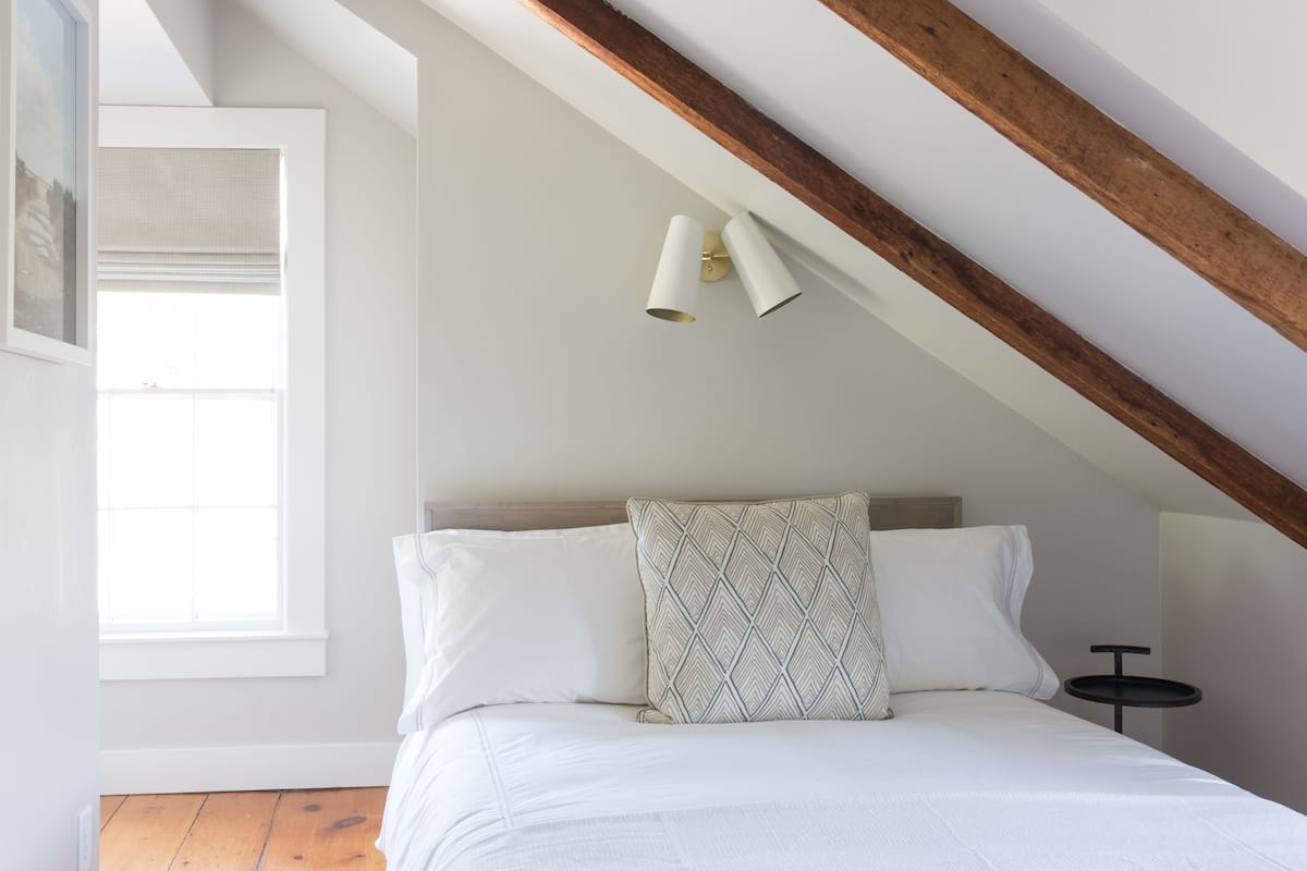 1 bedroom, down duvets, individually decorated, individually furnished