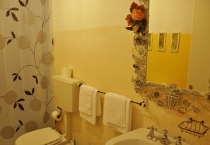 Shower, towels