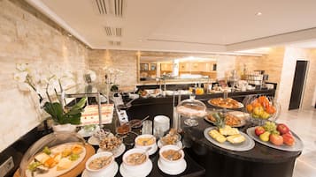 Tägliches inbegriffenes Frühstücksbuffet