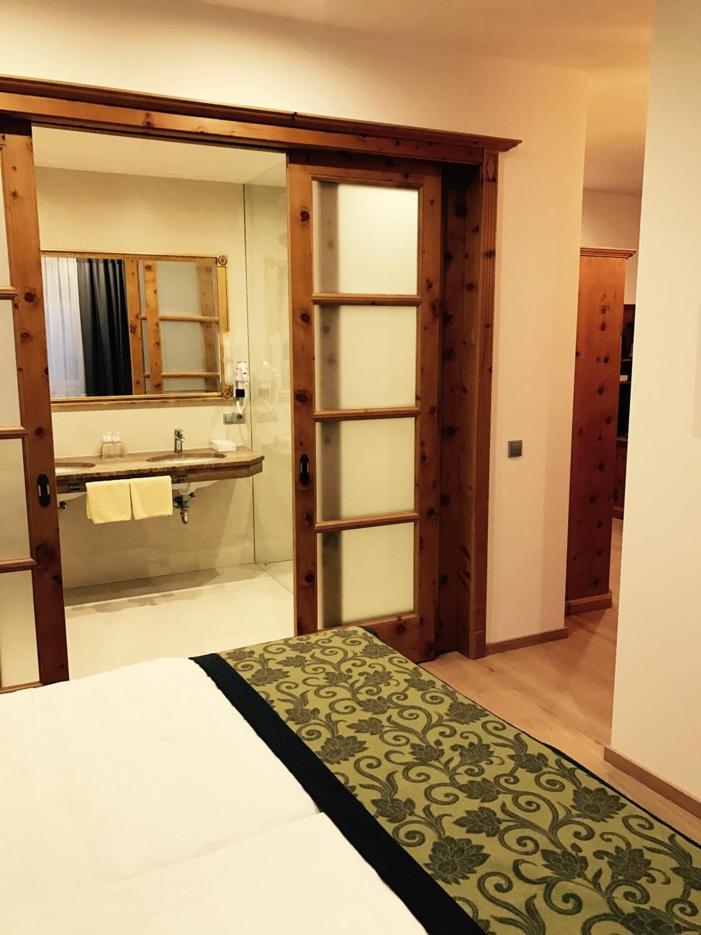 premium bedding, in-room safe, desk, soundproofing