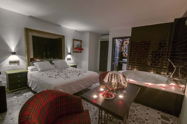 Suite, Hot Tub, Garden View (La alcoba de la reina)