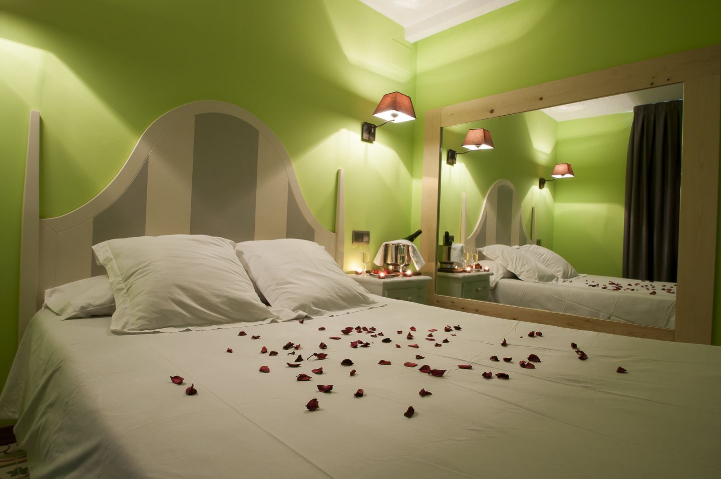 minibar, in-room safe, desk, blackout curtains