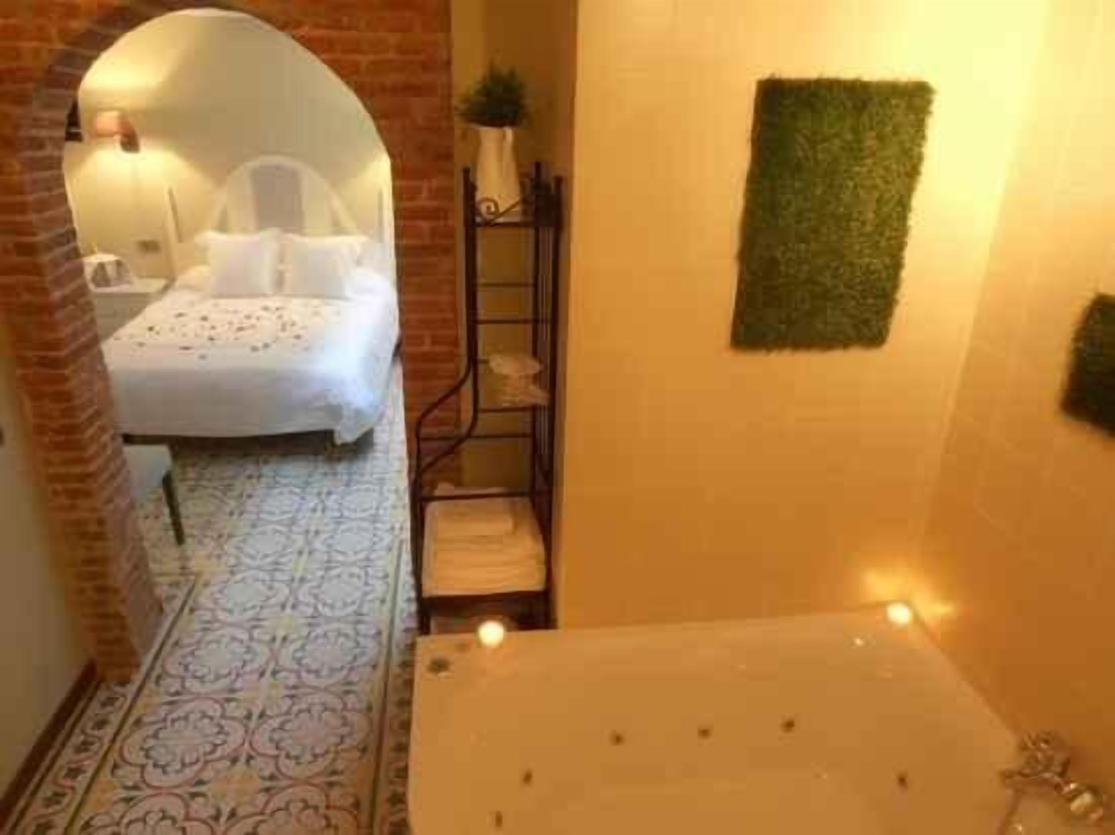 suite, hot tub, garden view (el bosque) | minibar, in-room safe, desk, blackout curtains