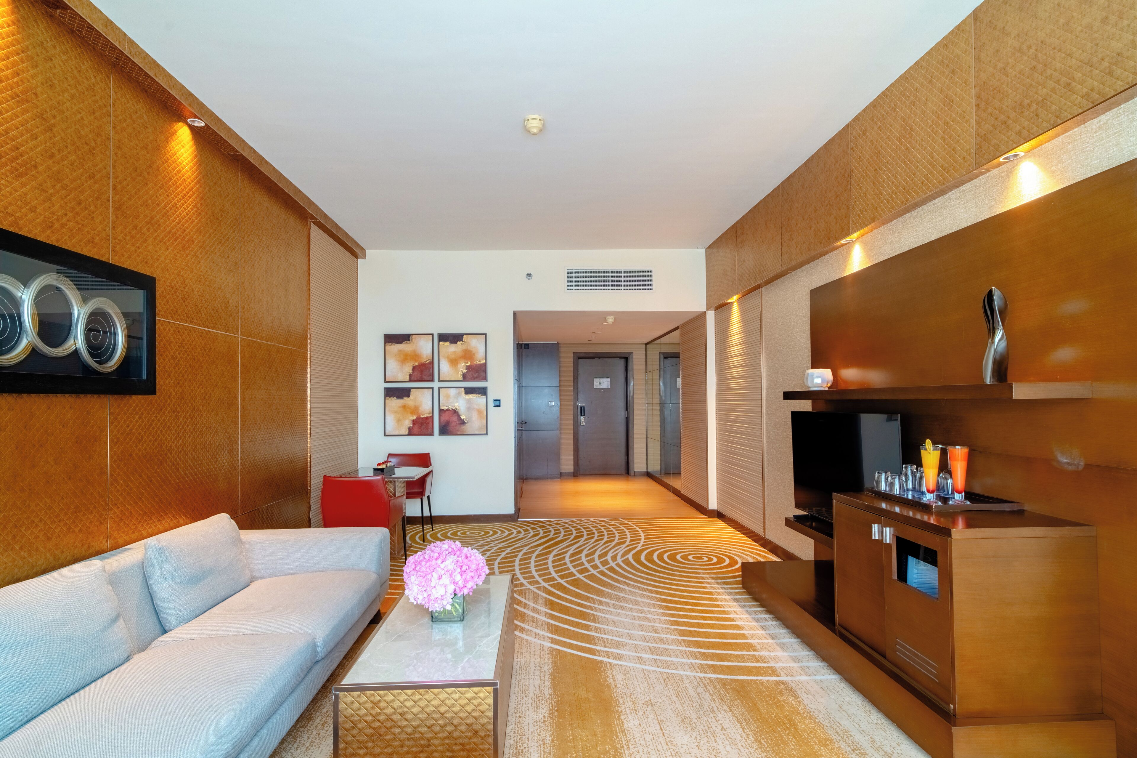 executive suite | living area | 42-inch flat-screen tv with premium tv channels, tv