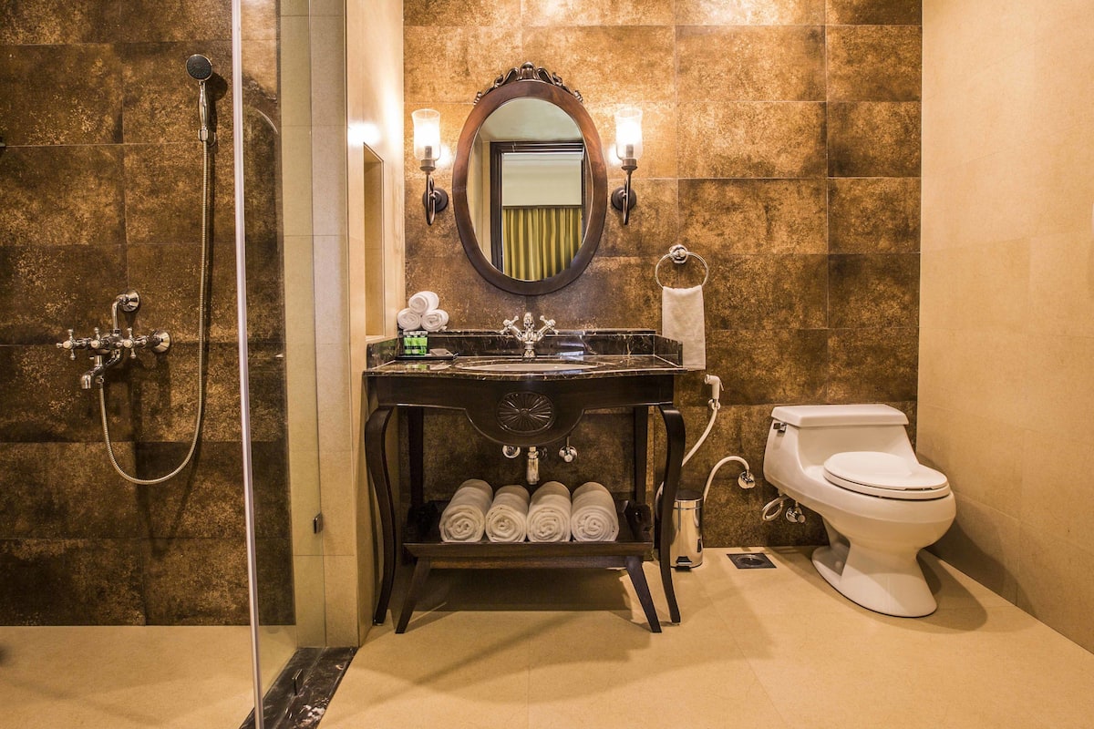 1 bedroom, premium bedding, minibar, in-room safe