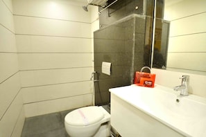 Standard Double or Twin Room, 1 Double Bed, Private Bathroom | Bathroom | Shower, free toiletries, hair dryer, slippers