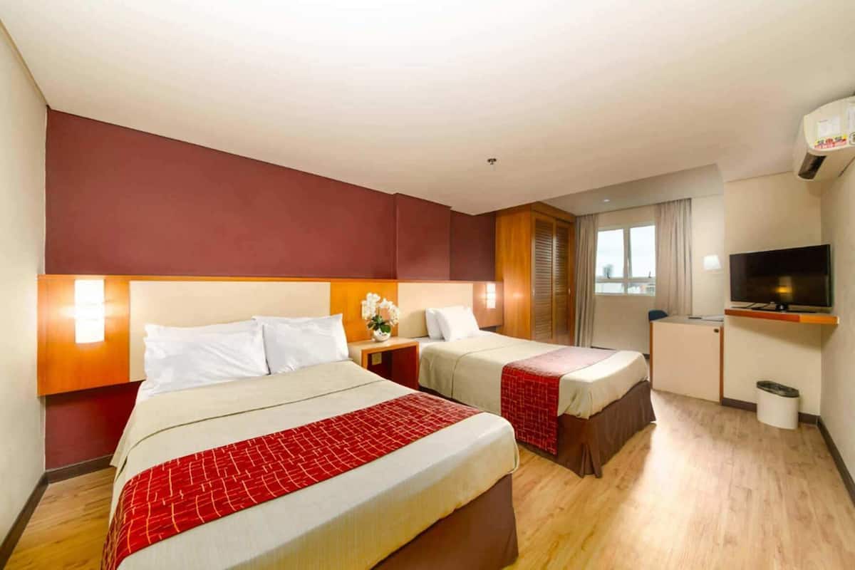 Minibar, individually decorated, individually furnished, desk