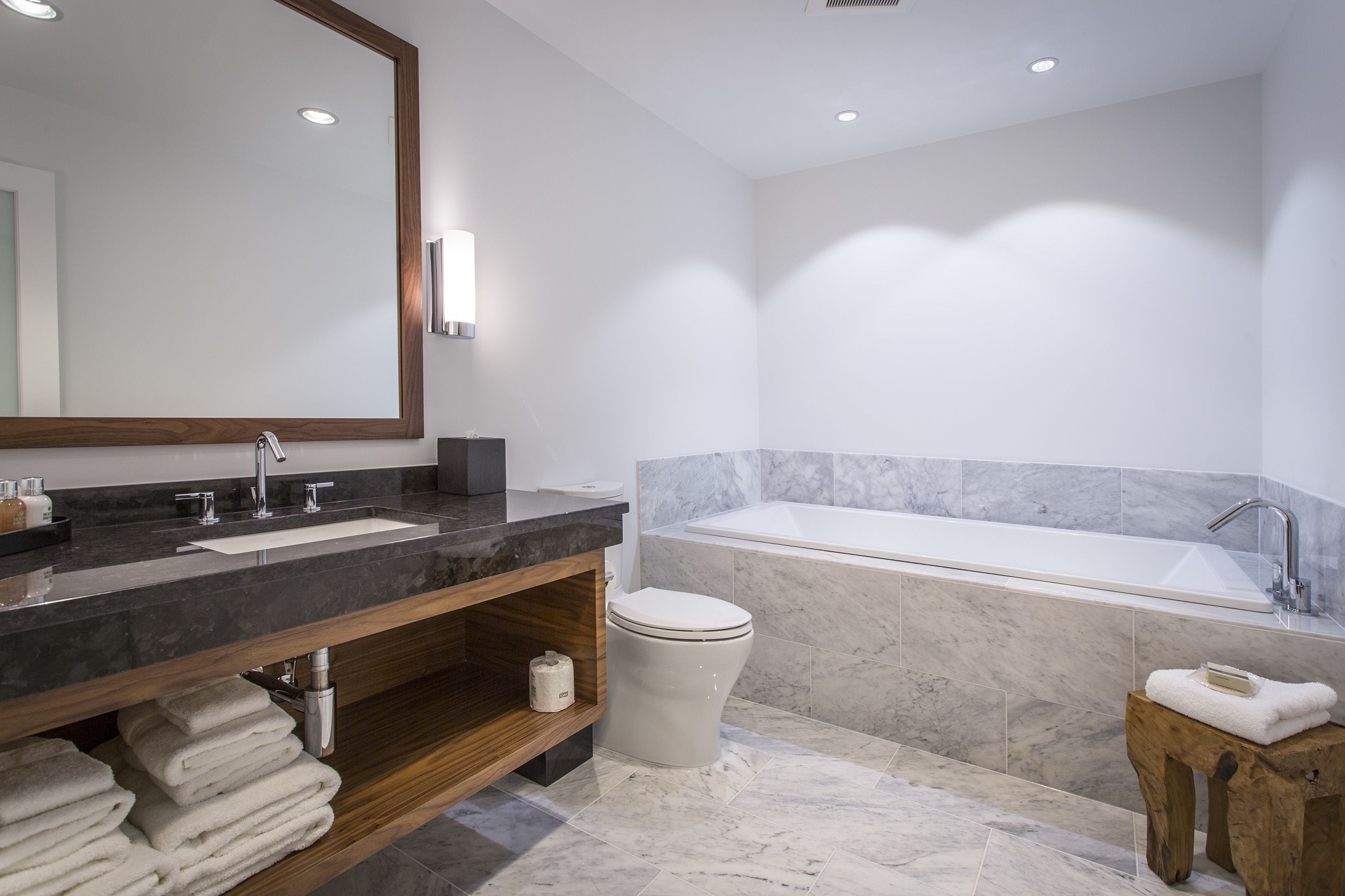 signature suite, 2 bedrooms, 2 bathrooms, ocean view | deep-soaking bathtub