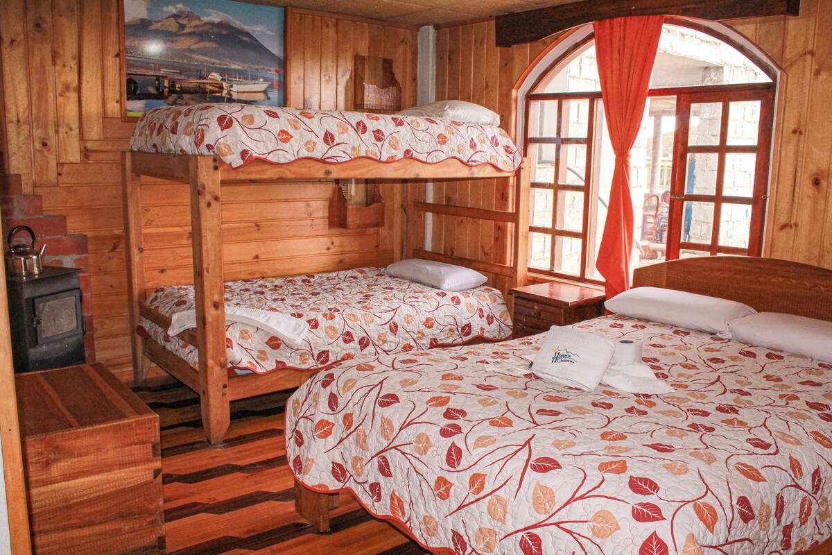 Comfort vierpersoonskamer | 1 slaapkamer, een bureau, gratis wifi