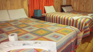 Shared Dormitory | 15 bedrooms, desk, free WiFi