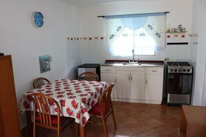 Apartament, vistes al jardí | Minibar, escriptori, cortines opaques i wifi gratuïta 