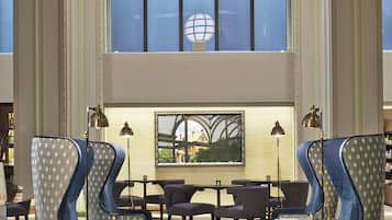 2 bares/lounges