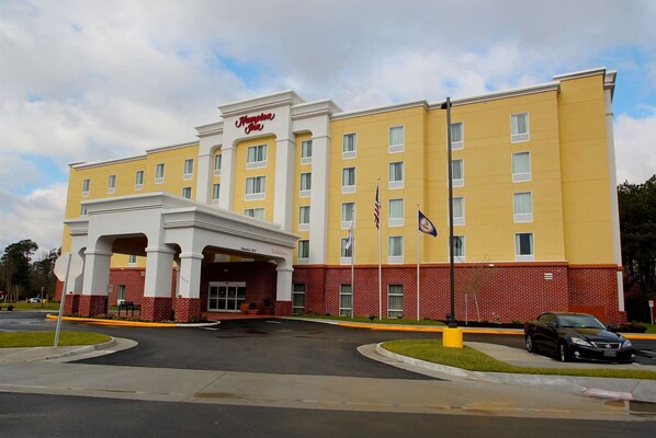 Exterior - Hampton Inn Suffolk (Suffolk)