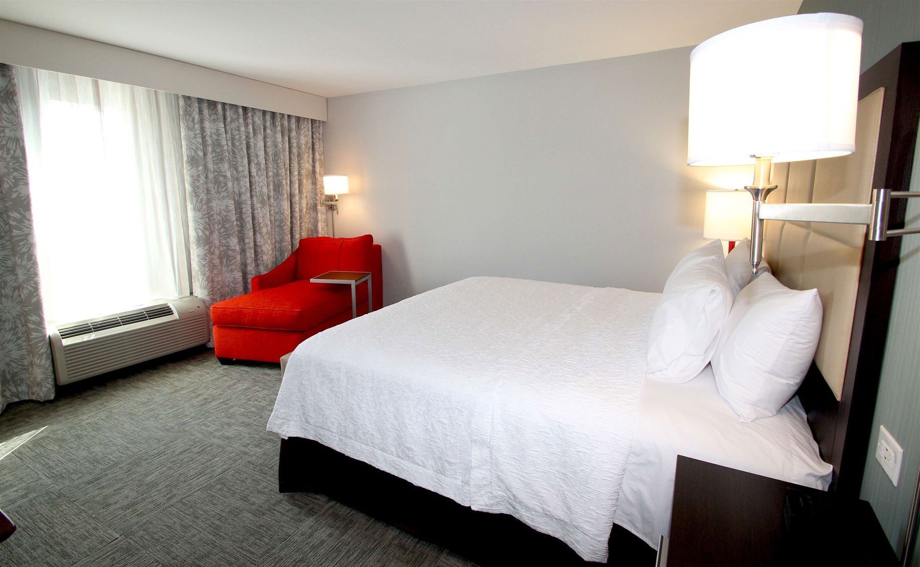 Hypo-allergenic bedding, in-room safe, desk, laptop workspace