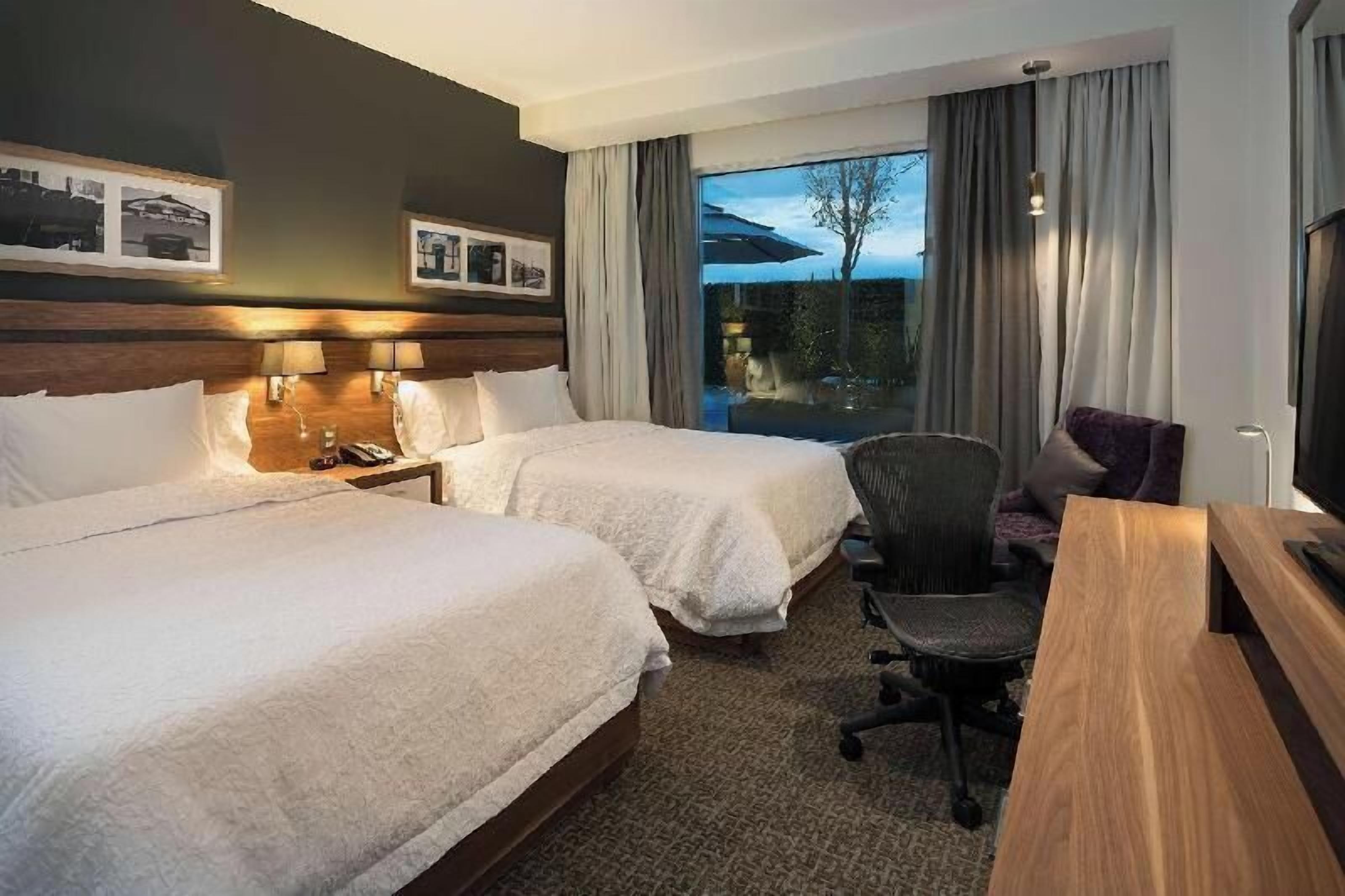 Premium bedding, in-room safe, desk, blackout drapes