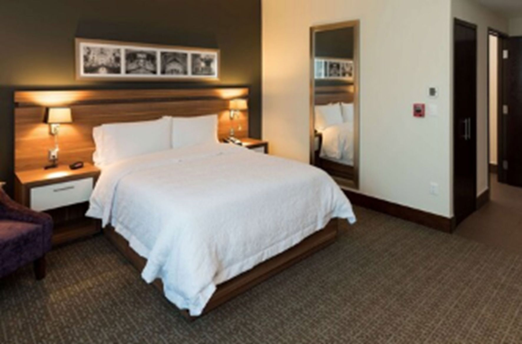 Premium bedding, in-room safe, desk, blackout drapes