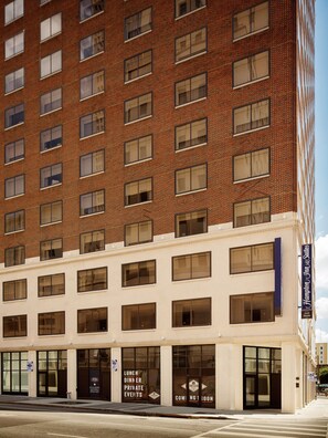 تفاصيل الفندق من الخارج