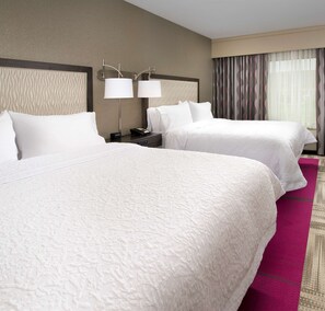 Premium bedding, desk, laptop workspace, blackout curtains - Hampton Inn Louisville East/Hurstbourne (Louisville)