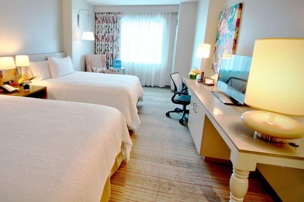 Hypo-allergenic bedding, in-room safe, desk, laptop workspace