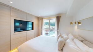 Signature 1 Bedroom #417 | Individually decorated, individually furnished, free WiFi, bed sheets - Le Chamois by Whistler Premier (Whistler)