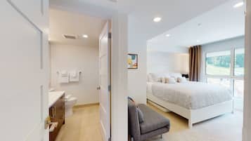 # 416 1 Bedroom Signature | Bathroom | Free toiletries, hair dryer, towels, soap