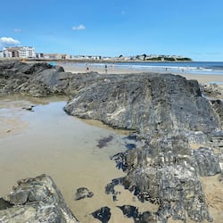 Di pantai