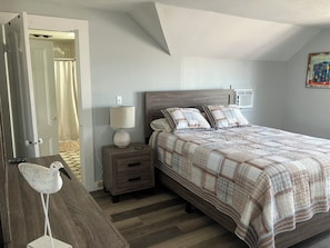 Suite, Ocean View | Individually decorated, individually furnished, free WiFi, bed sheets