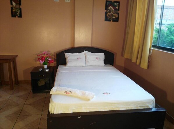 Habitación doble | Minibar, escritorio y wifi gratis 