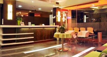 Bamboo Inn Hotel & Cafe