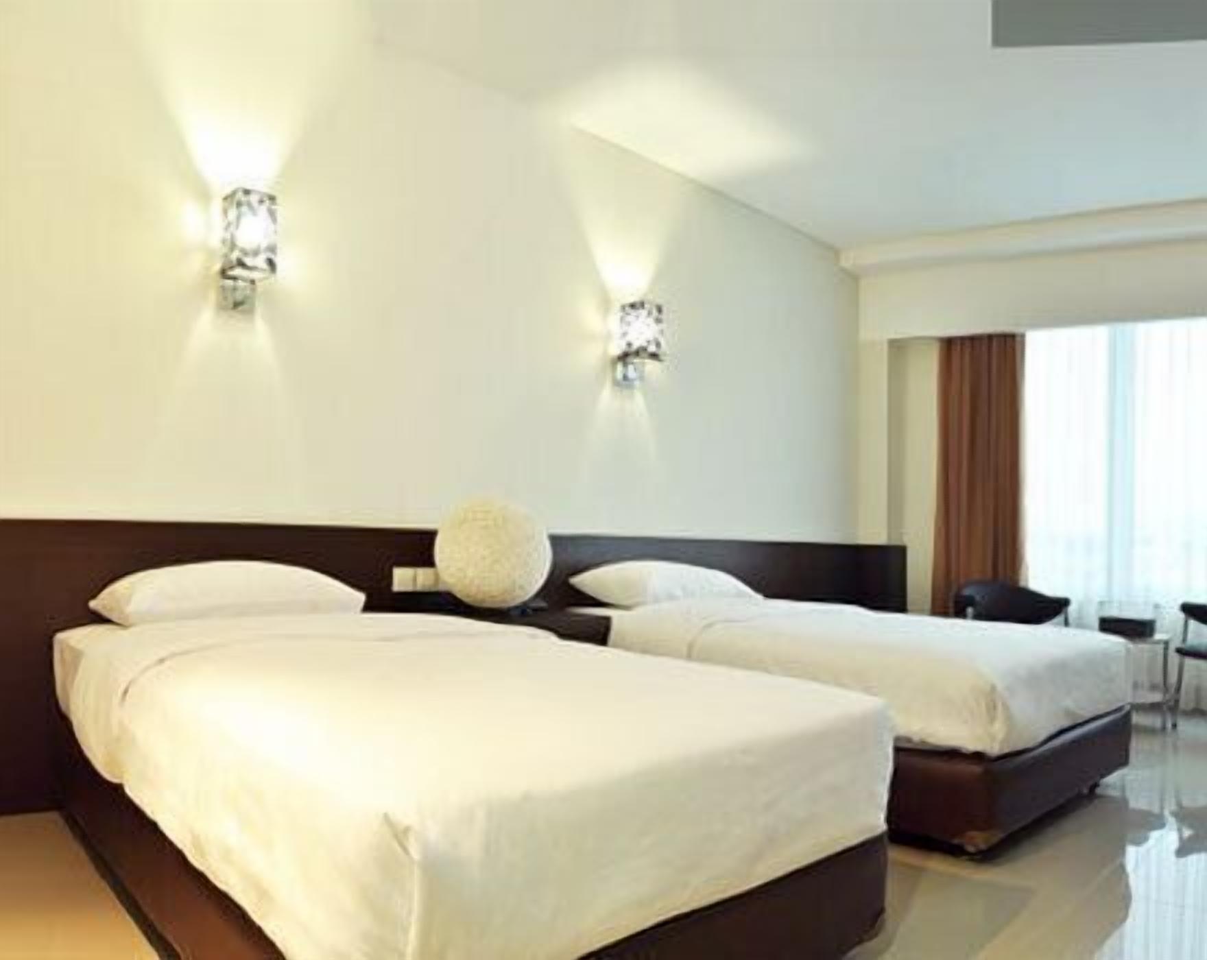 In-room safe, desk, rollaway beds, free WiFi