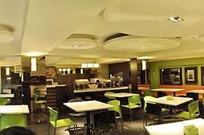 Breakfast, lunch, dinner served; Indonesian cuisine