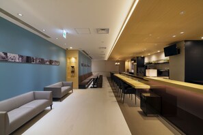 Bar (on property) - First Cabin Atagoyama (Tokyo)