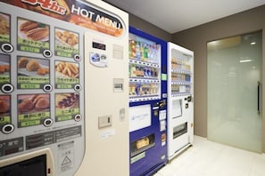 Vending machine - First Cabin Atagoyama (Tokyo)