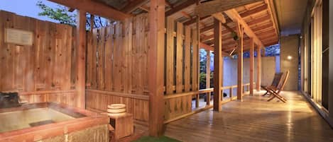 Deluxe Japanese Style Room, with Open Air Bath | Deep soaking bathtub