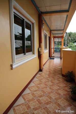 Hallway - Royal Crown Inn (Puerto Princesa)
