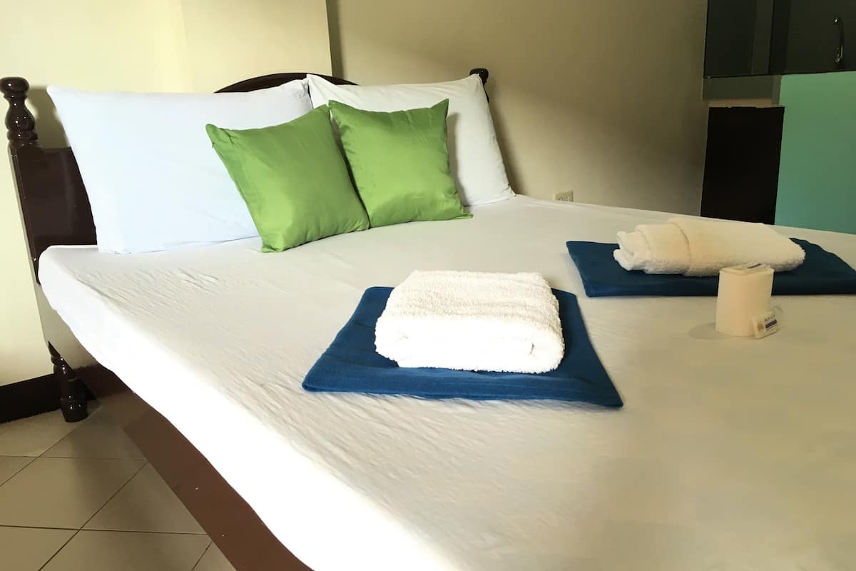 Deluxe Room | Desk, rollaway beds (surcharge), WiFi (free)
