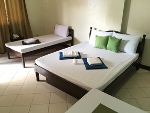 Room - Royal Crown Inn (Puerto Princesa)
