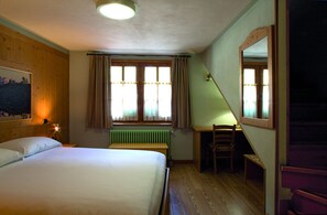 Romantic Chalet, Kitchenette, Mountain View
