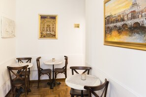 Free daily buffet breakfast  - Domus Trevi (Rome)