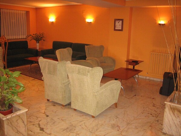 Unclassified image, 1 of 44, button