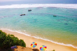 En la playa, buceo, snorkel, surf