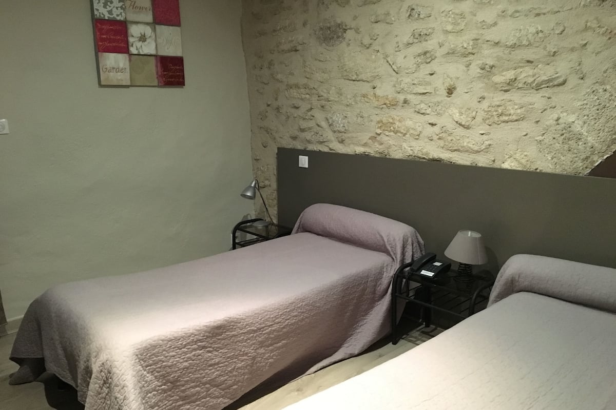 Twin Room | Premium bedding, desk, free cots/infant beds, rollaway beds