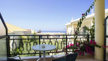 Camera con letto matrimoniale o 2 letti singoli, vista giardino | Balcone