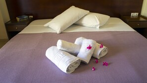 Egyptian cotton sheets, premium bedding, in-room safe, blackout curtains