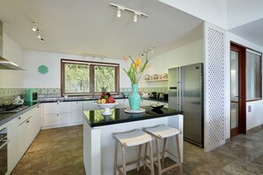 Three Bedroom Ocean View Pool Villa | Cuisine privée