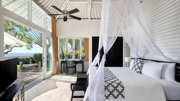 Two Bedroom Ocean View Pool Villa | 1 bilik tidur, peralatan tempat tidur premium, peti besi dalam bilik