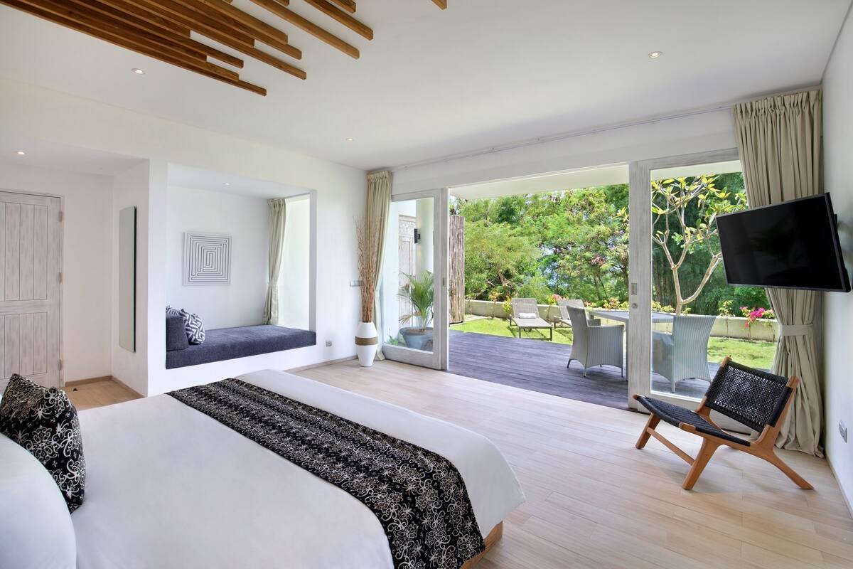 Studio Bedroom Garden View Villa | 1 개의 침실, 고급 침구, 객실 내 금고, 책상