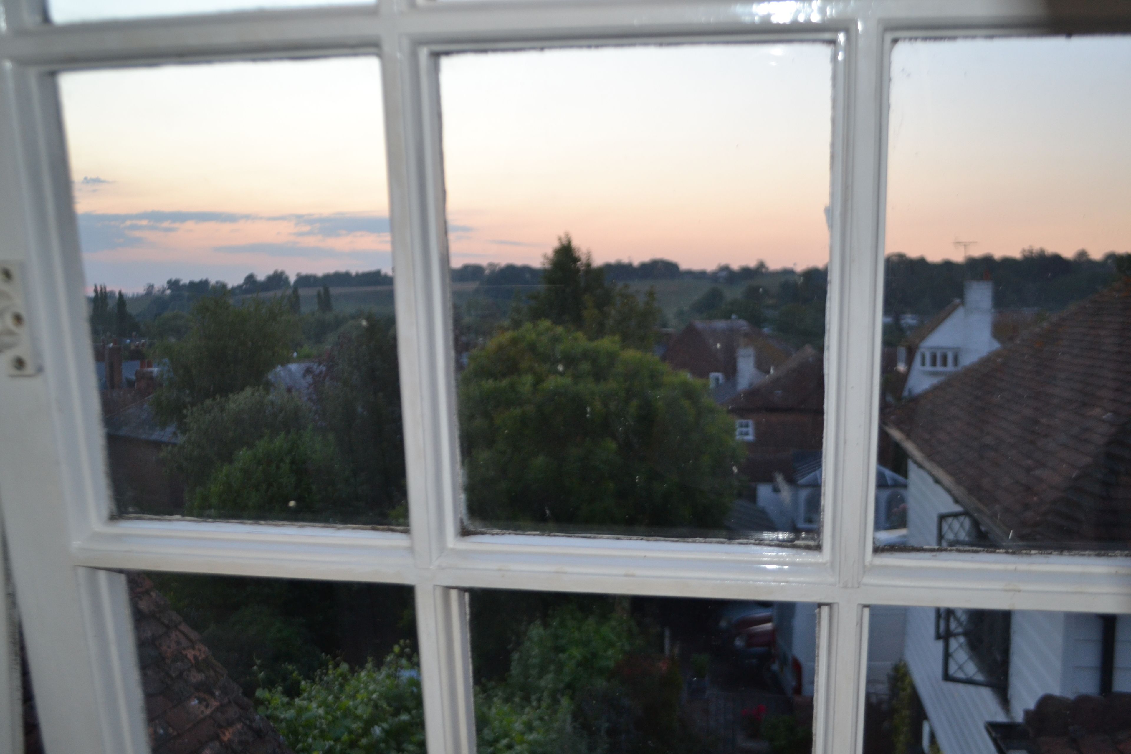 واجهة المنشأة - في المساء/الليل