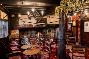 Bar (in der Unterkunft)