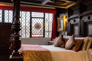 Tweepersoonskamer (Historical Character) | Individueel gedecoreerd, individueel gemeubileerd, een bureau